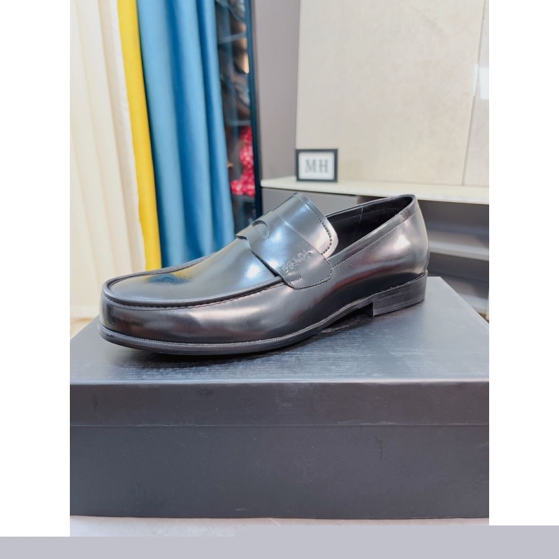 Pra*a leather shoes
